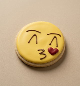 Kiss Emoji Cookie